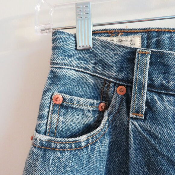 LEVI'S Ribcage Pleated Cropped Wide Leg Jeans in Now and Then Wash - Size US 24 - Picture 5 of 15